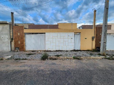 Casa com 2 Quartos e 2 Banheiros em Mossoró