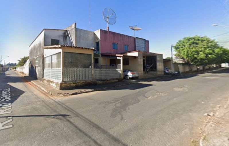 Imóvel comercial com 10.990m² de terreno e 1.197,4m² construídos