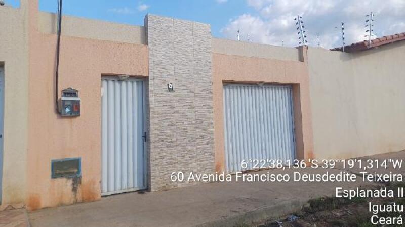 Casa 3 quartos, 2 banheiros, 100m² construída, desocupada