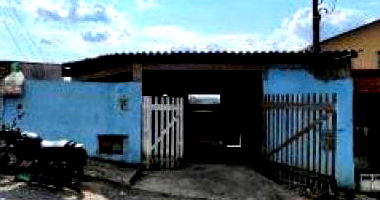 Casa padrão com 2 quartos e 2 banheiros em Teresópolis