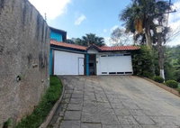 Casa ocupada com 3 quartos e 391,13 m² construída