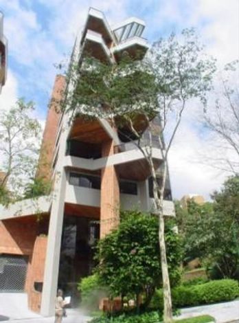 Apartamento de Alto Padrão com 3 Vagas no Panamby - Edifício Giardino di Capri