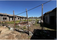 Terreno 2.862m² com 12 casas inacabadas em Iperó/SP