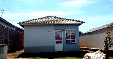 Casa 2 quartos, 1 banheiro, 1 vaga, 45,47m² construída, desocupada