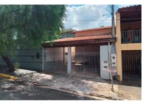 Casa Ocupada com 180m² de Terreno e 152,99m² Construídos