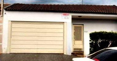 Casa com 1 vaga de garagem, 69,98 m² construídos, ocupada