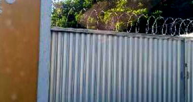 Casa em Camaçari/BA com 2 quartos e 77m² de área construída