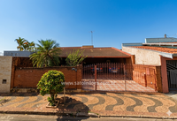 Casa com 330m² em Leme/SP