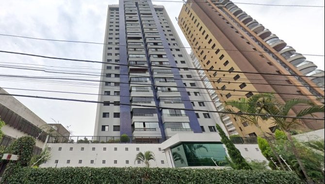 Apartamento 130 m² com 3 vagas e depósito
