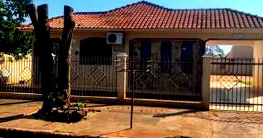 Casa Ocupada com 173m² Construída em Ângulo/PR