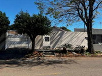 Casa com 3 quartos, 432m² de terreno, ocupada