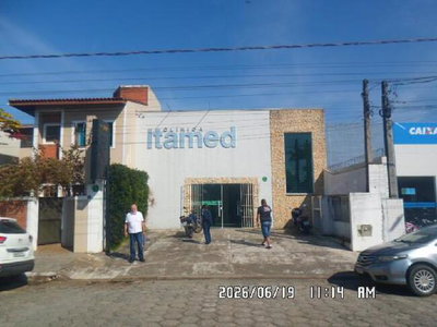 Casa ampla com 4 vagas e 603 m² privativos