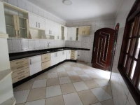 Casa 2 dormitórios, 2 banheiros, 218m² construídos em terreno de 250m²
