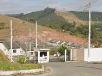 Casa com 2 quartos, 1 banheiro e 1 vaga de garagem