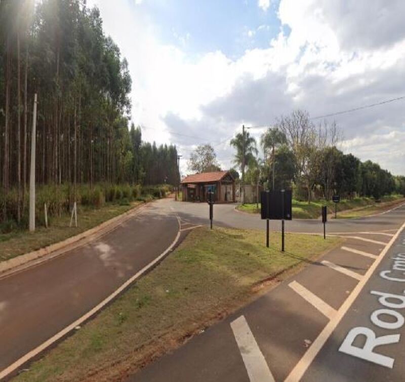 Terreno em Jaú com 2.000m² e construção inacabada