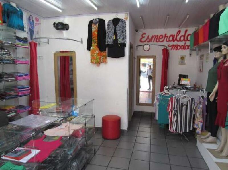 Loja comercial com 31m², 1 banheiro, ocupada, ideal para investimento