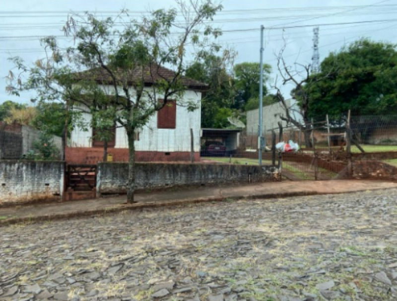 Lote Urbano com Benfeitoria em Três Passos/RS