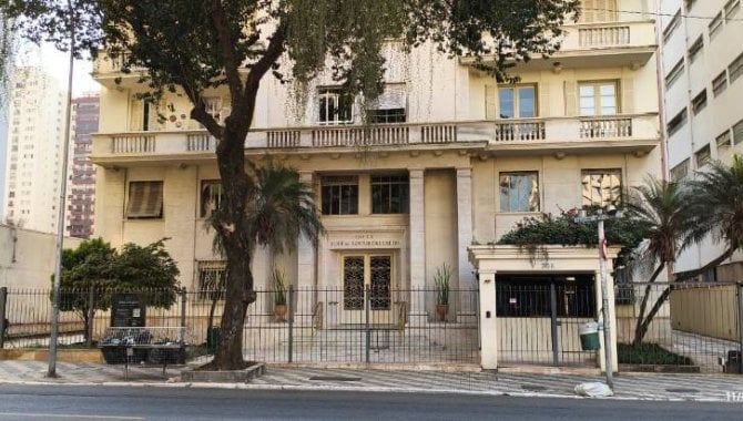 Apartamento com 3 quartos e 2 banheiros, 132 m²