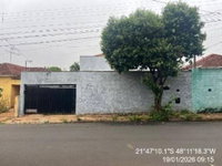 Casa 221m² com Terreno 312m² em Araraquara - 3 Dormitórios e 2 Banheiros