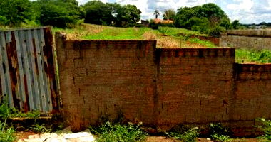 Terreno amplo e desocupado no Centro de Morro Agudo