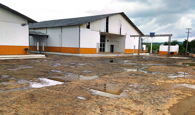 Espaçoso Galpão Industrial em Ótimo Estado para Investimentos