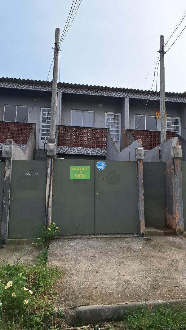 Casa com 1 quarto, banheiro, cozinha, área serv. e 1 vaga