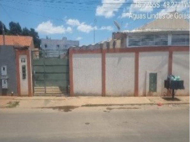 Casa com 3 quartos, 2 banheiros e 69,92m² de área privativa