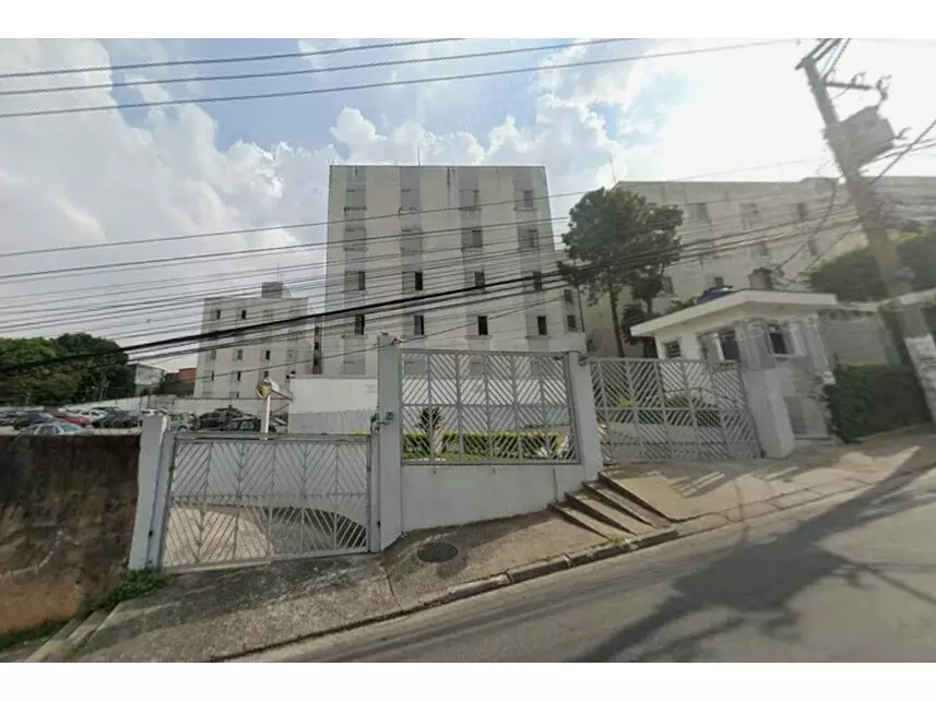 Apartamento com 2 Quartos e 1 Banheiro em Leilão