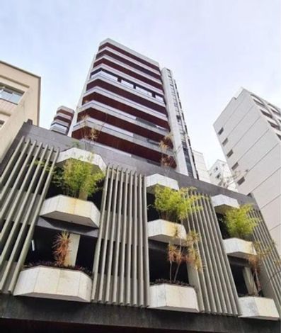Triplex 418m² com 4 Vagas e Lazer Completo no Granbery