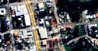 Casa unifamiliar 4 quartos, 3 banheiros, garagem coberta com churrasqueira