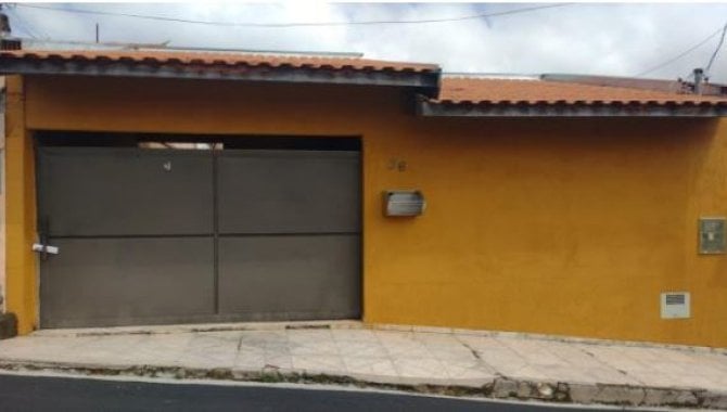 Casa aconchegante 56 m² com 1 vaga, 2 quartos e 1 banheiro, ocupada