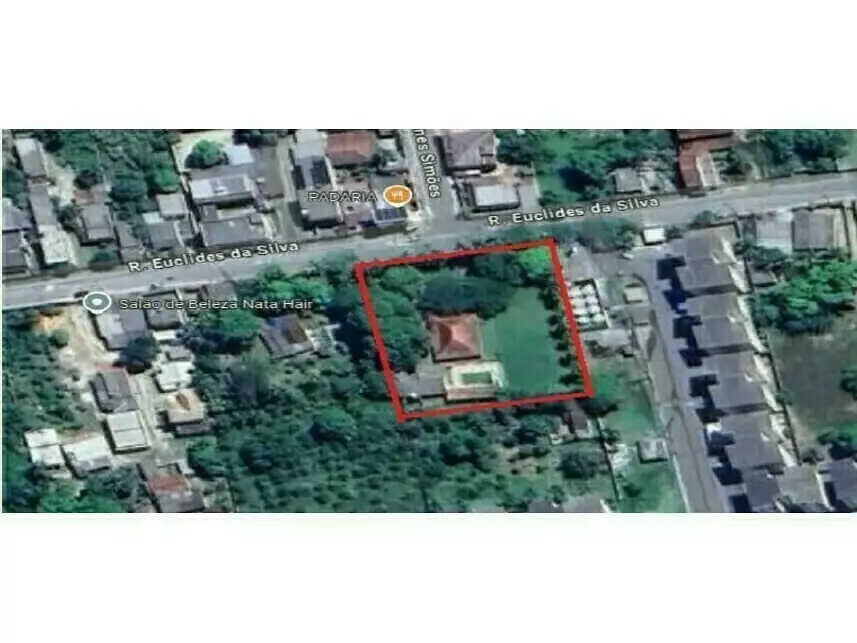 Casa em Leilão com 5000m² de Terreno e 366m² Construídos