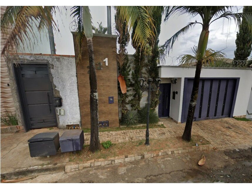 Casa Ocupada no Setor Flamboyant com 230m² de Terreno