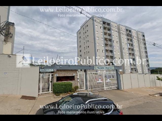 Apartamento com 1 quarto, varanda, área de serviço e 1 vaga