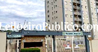 Apartamento com 1 quarto, varanda, área de serviço e 1 vaga