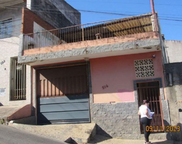 Casa com 2 dorms, suíte e vaga em Socorro/SP - Oportunidade única!