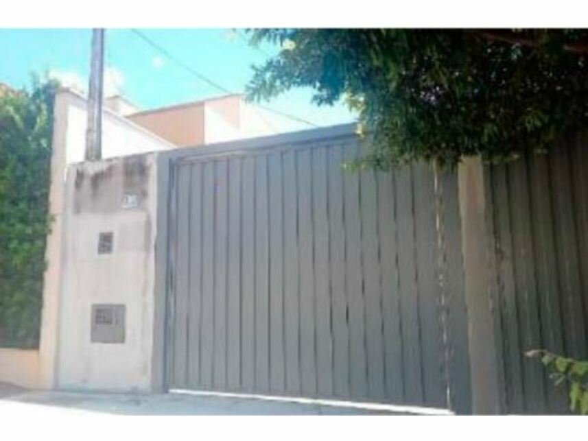 Casa Ocupada com 3 Quartos e 2 Banheiros em Fernandópolis