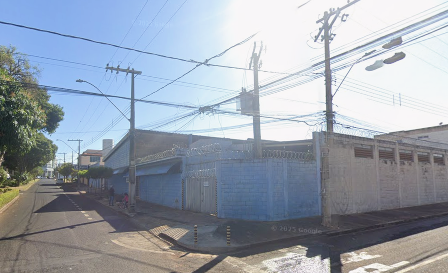 Galpão Industrial 720m² com Garagem em Uberlândia/MG