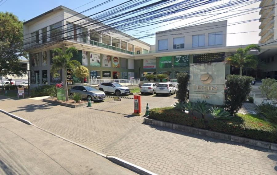 Loja comercial com 118,54m², desocupada, ideal para investimento