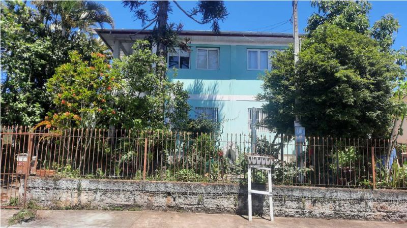 Casa residencial em lote urbano 378,75m² em Criciúma