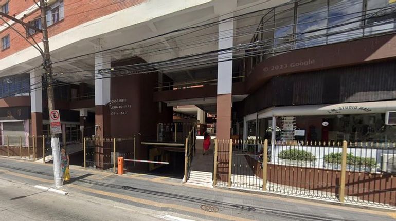 Loja 26m² com 1 Escritório e Banheiro - Ocupada