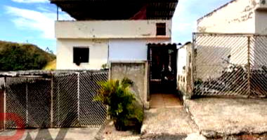 Casa em Juiz de Fora com 2 quartos e 266m² de terreno