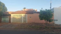 Casa ocupada com 2 quartos, 4 banheiros e 188,88 m²