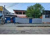 Casa ocupada com 97,88m² e 500m² de terreno