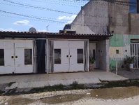 Casa com 2 Quartos e Área Privativa em Governador Valadares