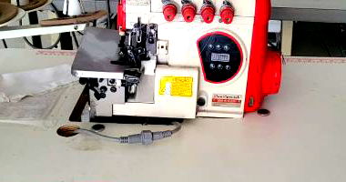 Máquina de Costura Marca Sun Special em Bom Estado