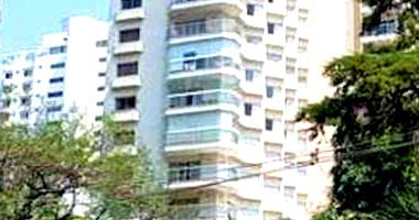 Apartamento padrão com 4 quartos, 3 banheiros e 1 vaga, ocupado