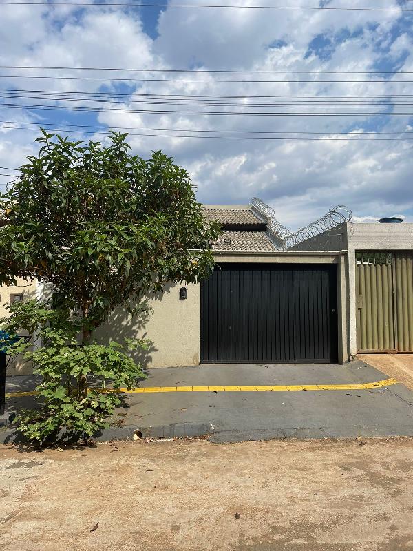 Casa com 3 Quartos e 2 Banheiros em Goiânia