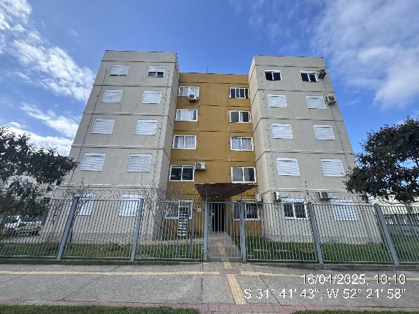 Apartamento 2 quartos, 1 banheiro, 1 vaga, 97.65m² total