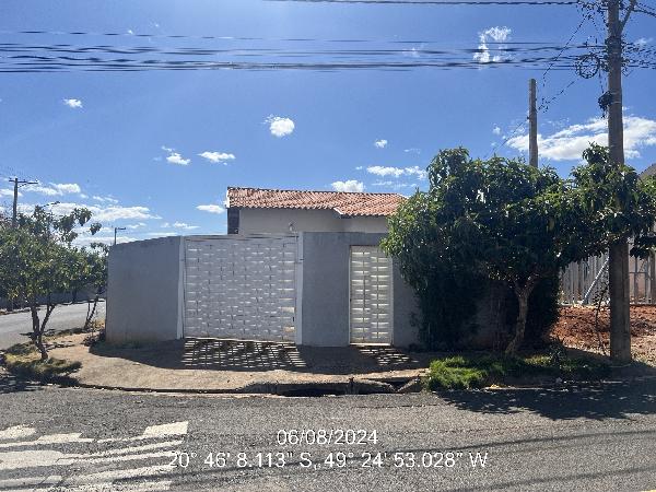Casa em São José do Rio Preto com 2 quartos
